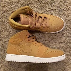 air jordan suede air forces YOUTH SIZE4